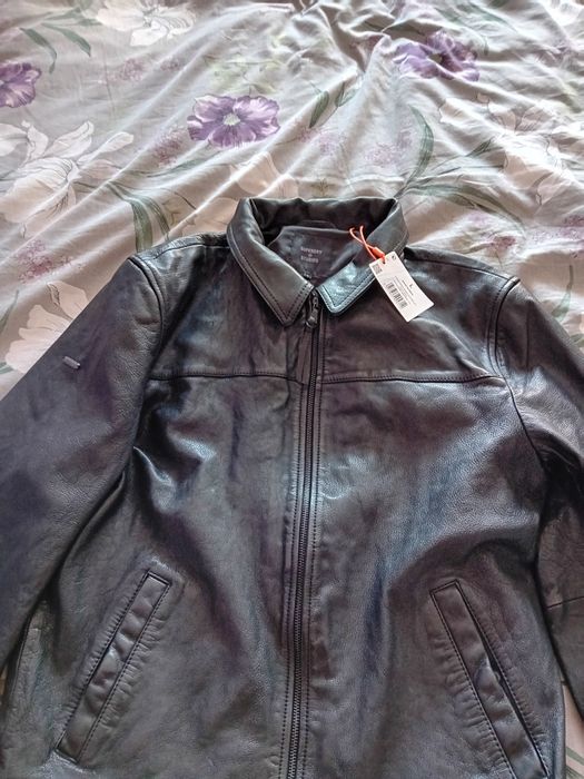 Vând geacă de piele Superdry L. Nouă!!!