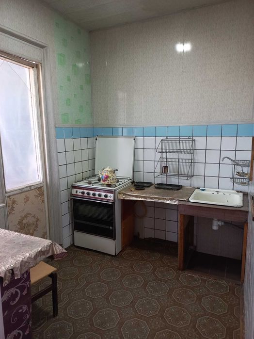 Продается 3-х комнатная , НЕ торцевая