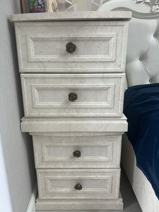 Продам спальный гарнитур