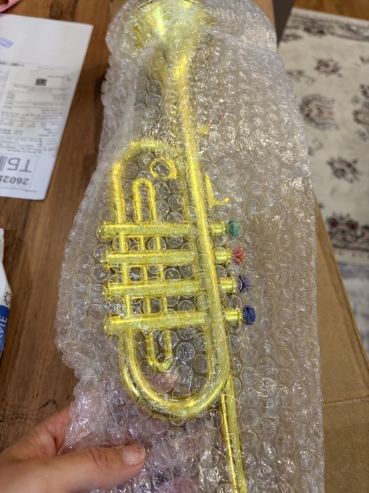 Музыкальный инструмент игрушка, труба