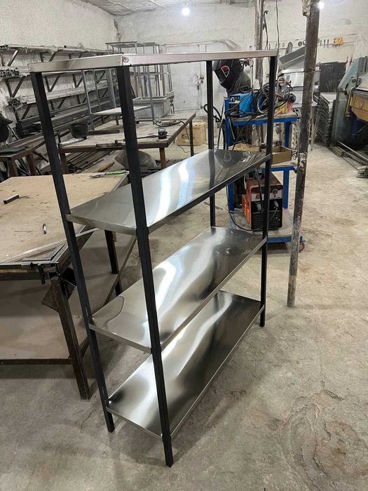 Stelaj iz prochnoh materyala Nerjaveka