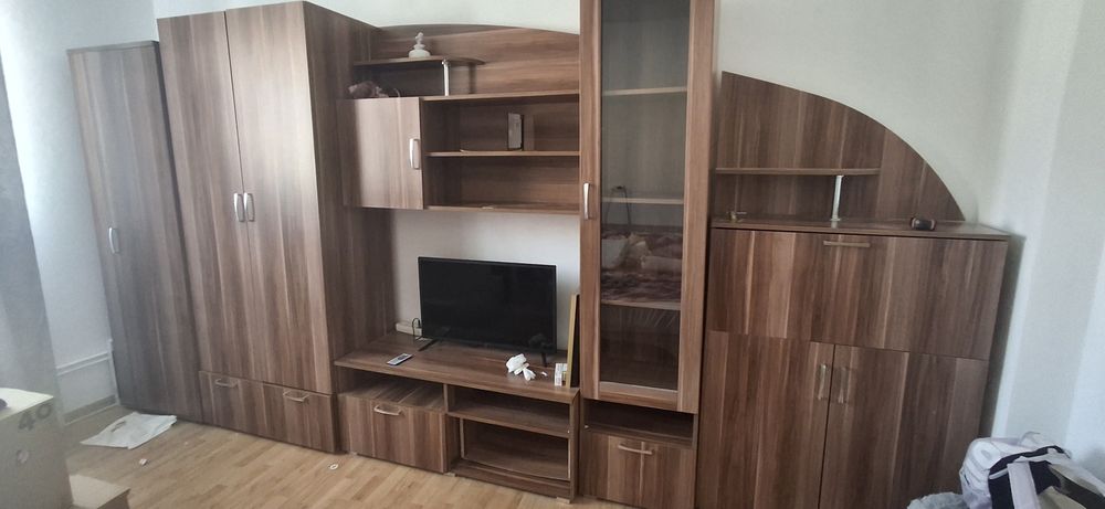 Mobila de vanzare