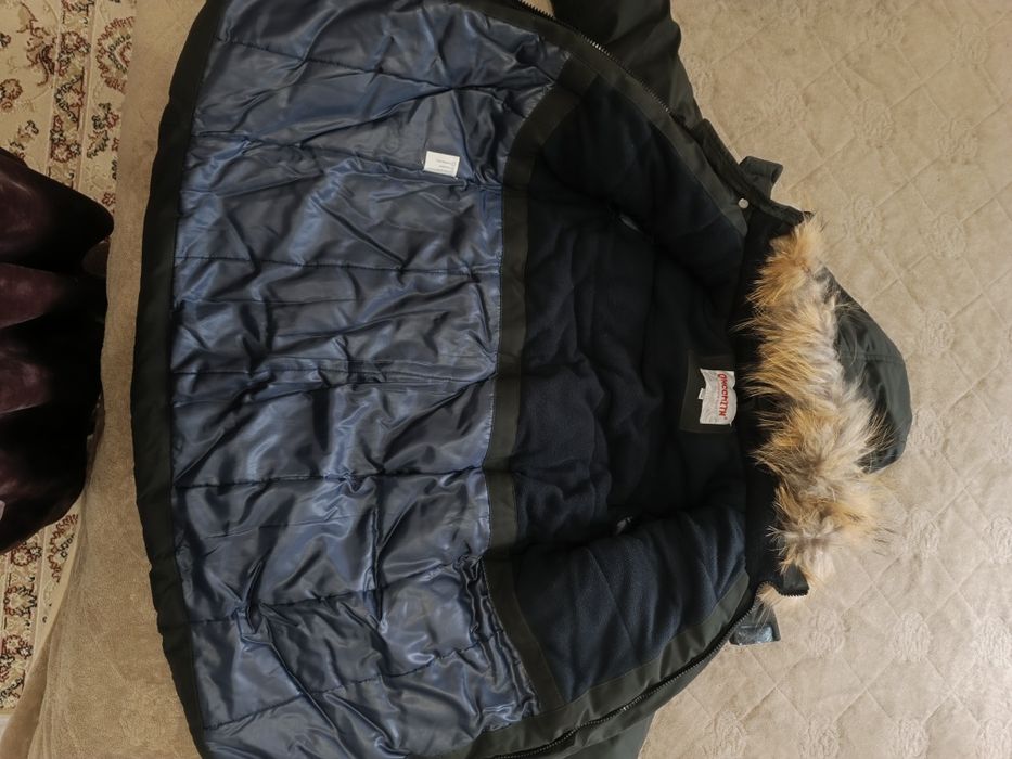 Продам пуховик на мальчика 6-8 лет