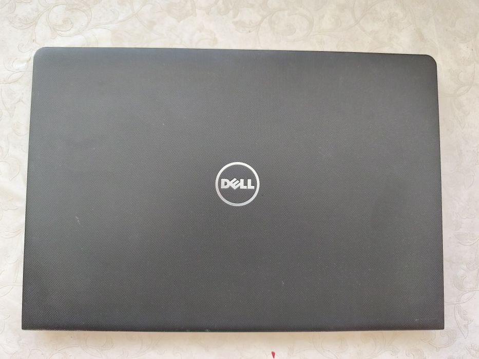 Лаптоп Dell Vostro 15 3000 Series