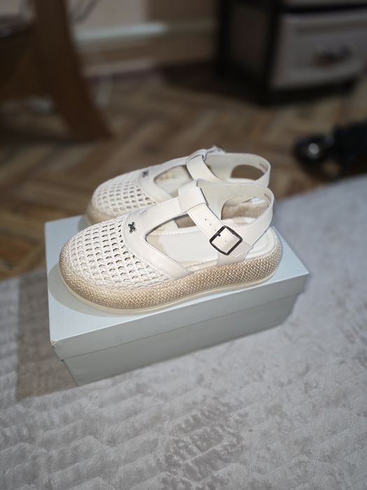 Продам летнюю обувь