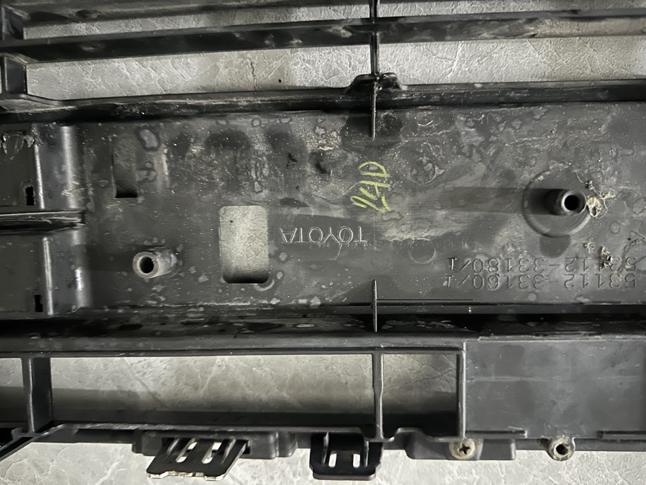 Решотка бампера Камри 55