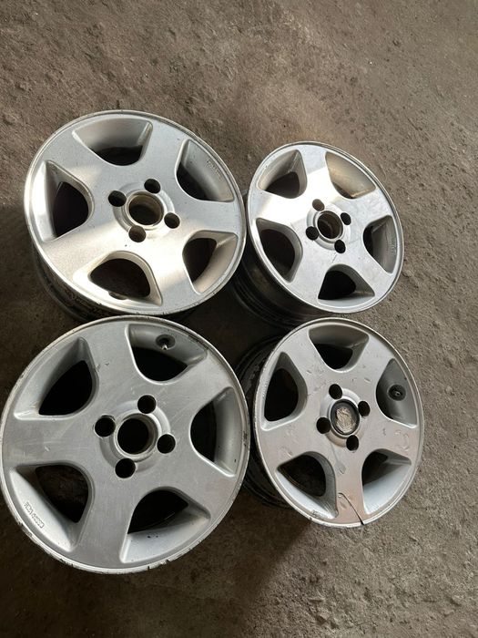 R14 PCD 4 *100 Комплект легкосплавных дисков