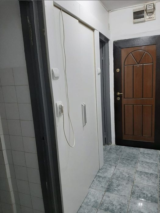 Chirie apartament 2 camere semidecomandat