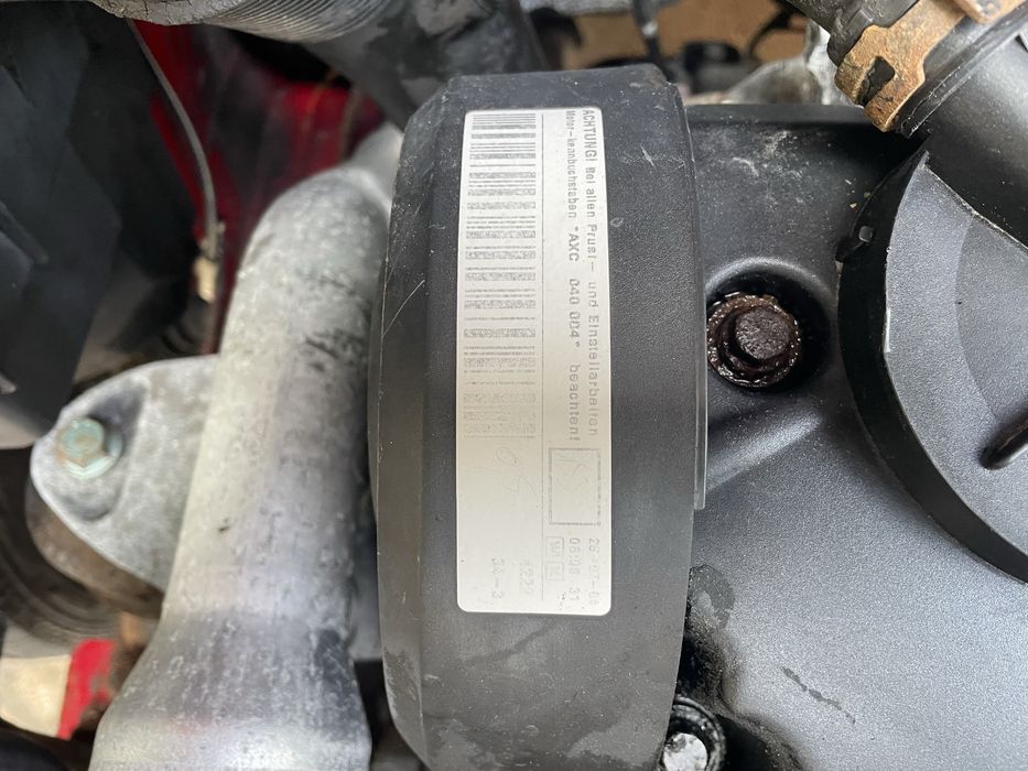 Motor Volkswagen T5 1,9TDI 63KW -86CP cod Motor AXC pret 5000 lei complet