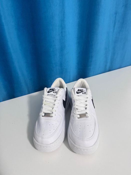 Nike AF1 alb cu negru