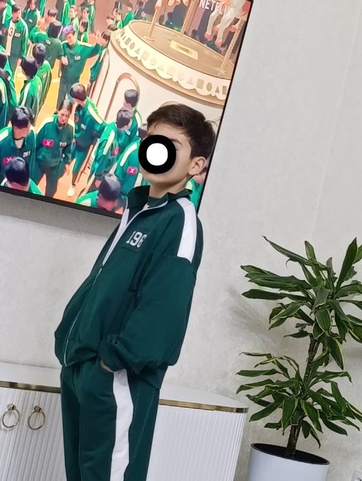 Костюм игрока из "Игра в Кальмара"