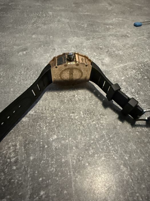 Продавам луксозен часовник