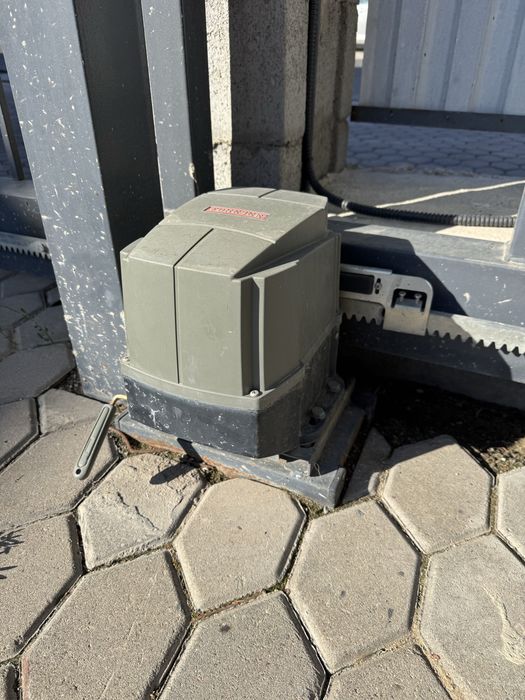 Ворота с двигателем