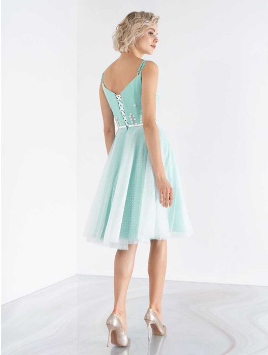 Нарядное платье для выпускного вечера