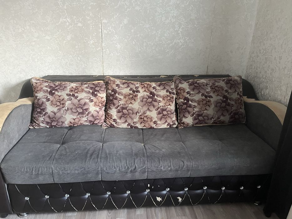 Продам диван не пользуемся