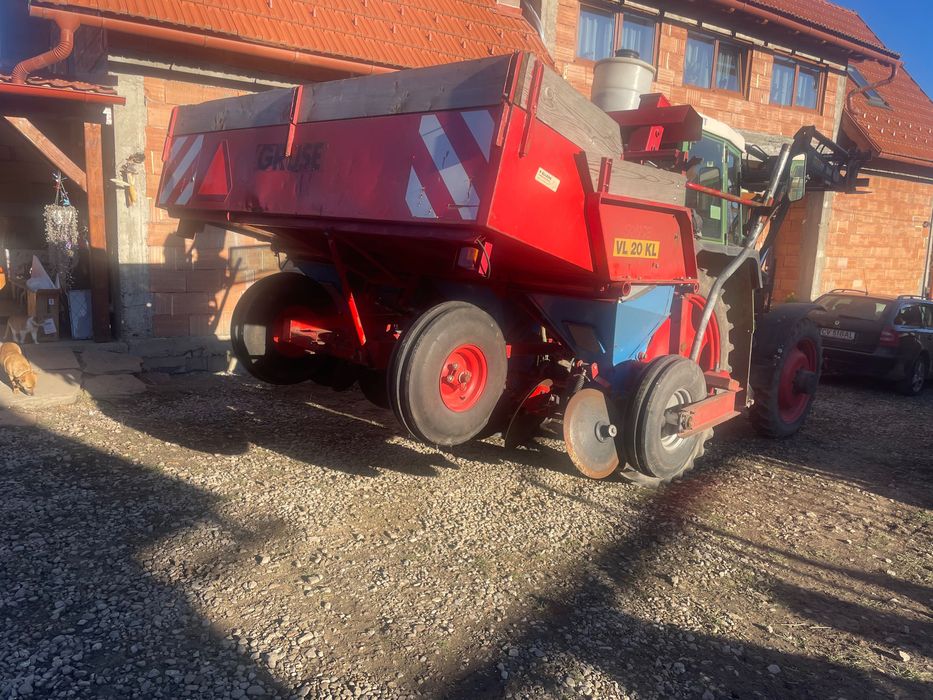 Mașină plantat cartofi Gruse