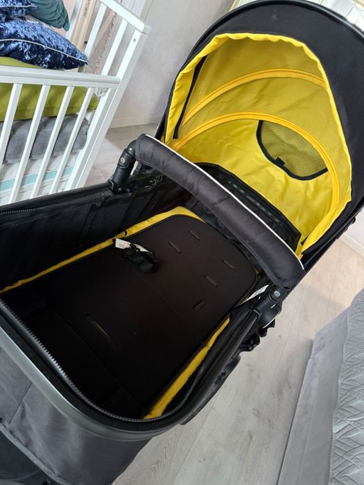 Продам коляску с автолюлькой