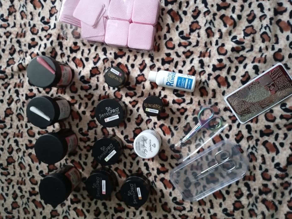 Produse de unghii sunt aproape noi