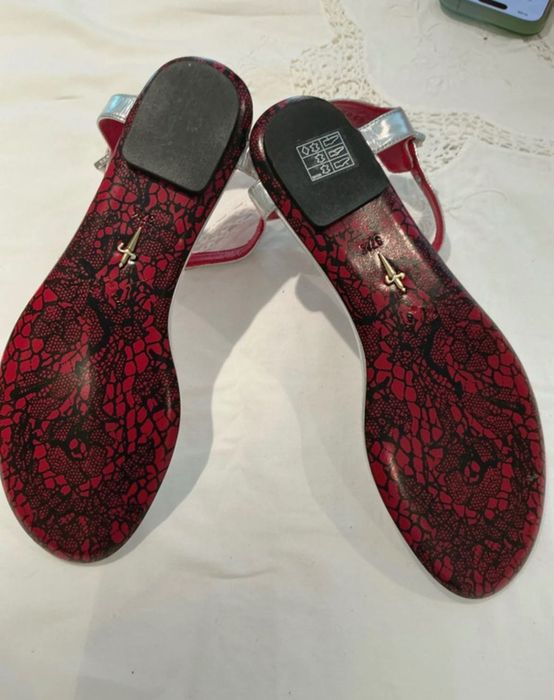 Cesare Paciotti сребърни сандали