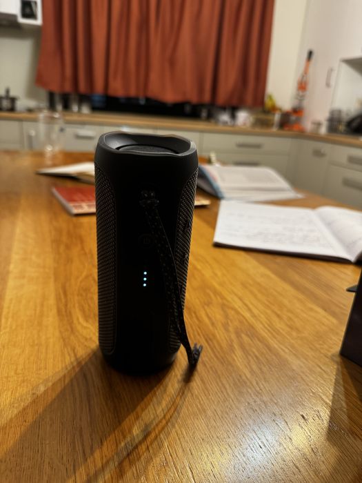 JBL Essential 2 aproape nouă