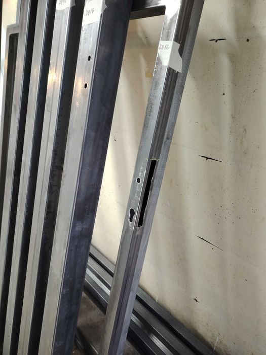 Дворни врати-рамка с две колони