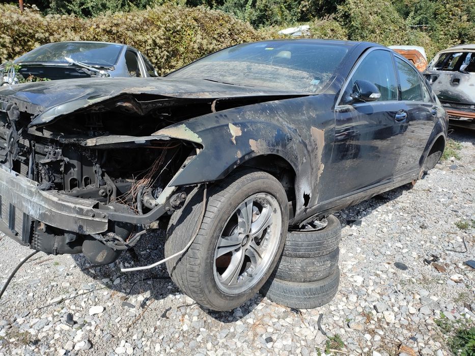 Продавам на части Мерцедес S класа  W221 3.2cdi 2006г