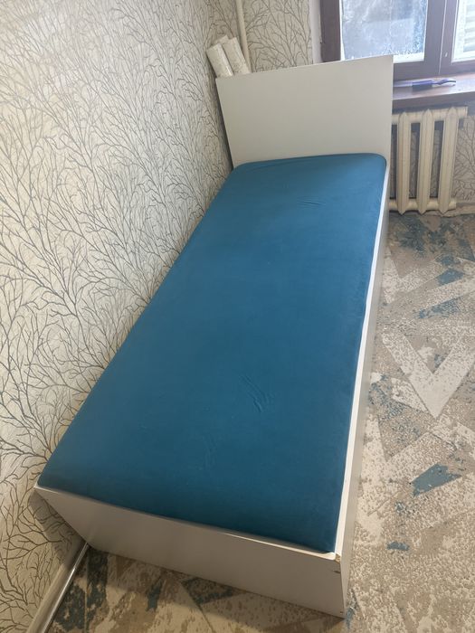 Кровать б/у  почти новый