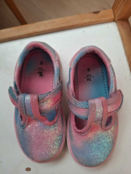 Детски обувки с блясък