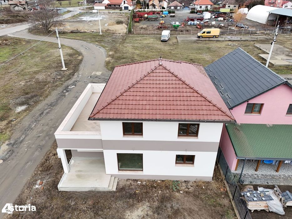 Casă nouă din 2025 semifinisată,  Curtici cartier nou, teren 500 mp