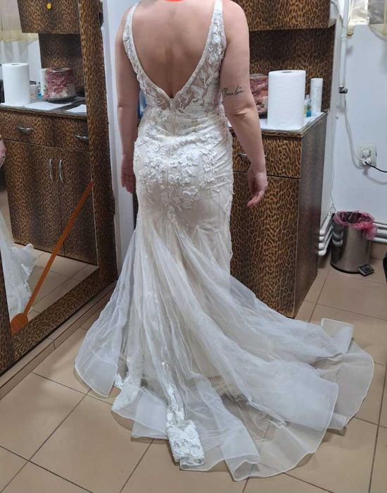 Rochie de mireasa superba