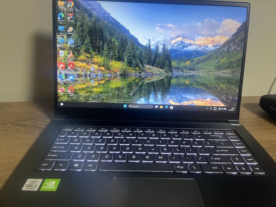 Лаптоп MSI 15 - 15,6 “