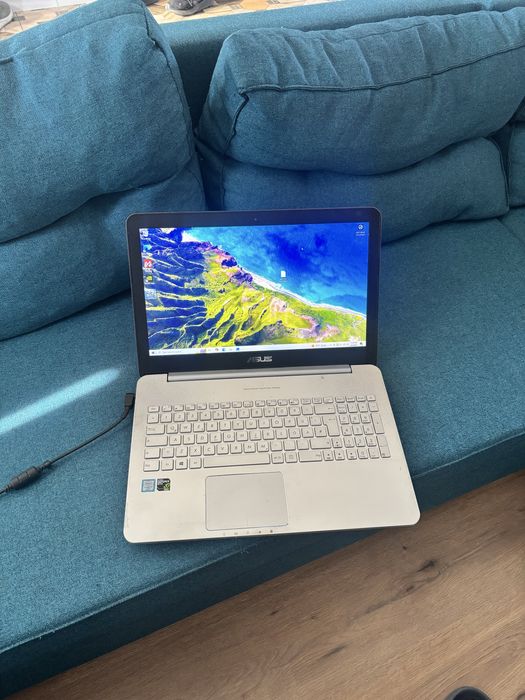 Asus Light gaming• i7-6700HQ• 12gb ram Ddr4• SSD 256gb• GTX 950