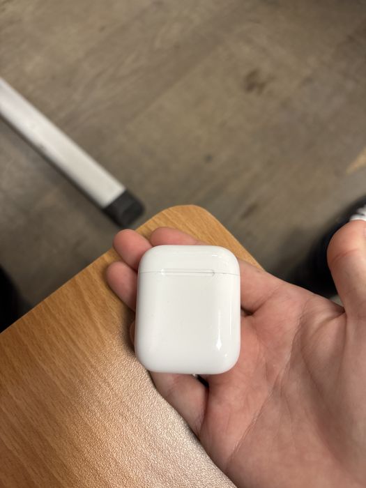 vand airpods 2 in stare perfecta