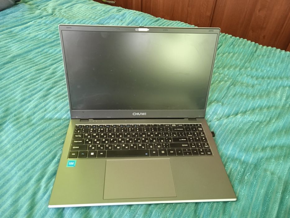 Срочно продам ноутбук CHUWI в отличном состоянии