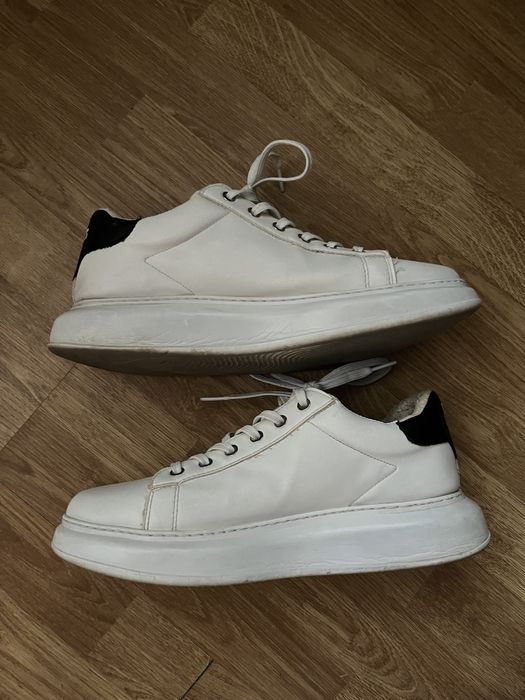 Adidași Karl Legerfeld in condiții bune