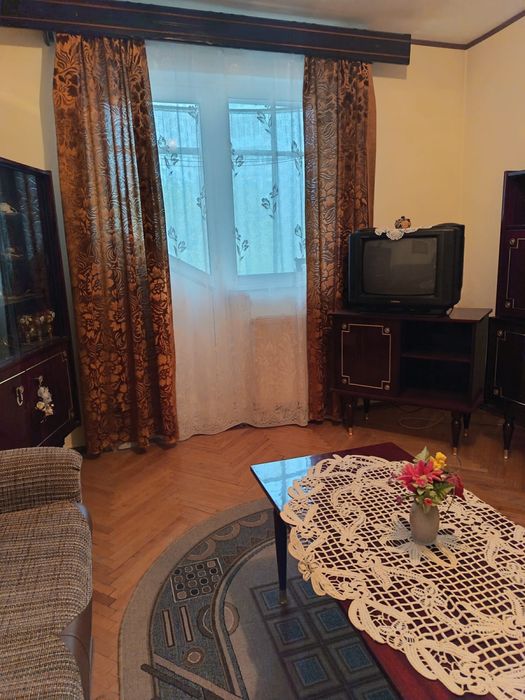 vand apartament 3 camere