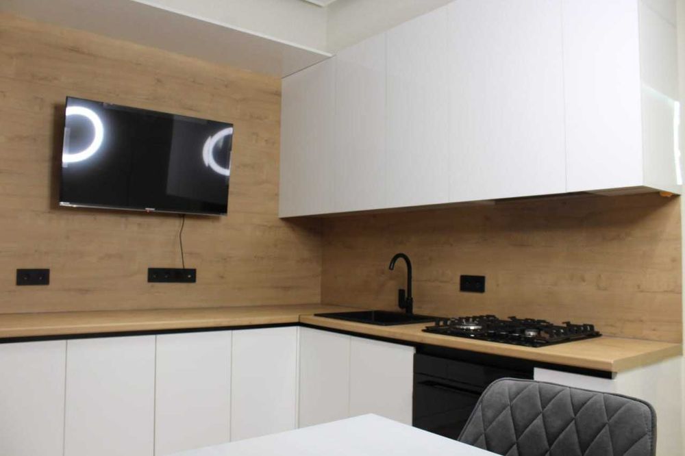 продается 3 комнатных квартира