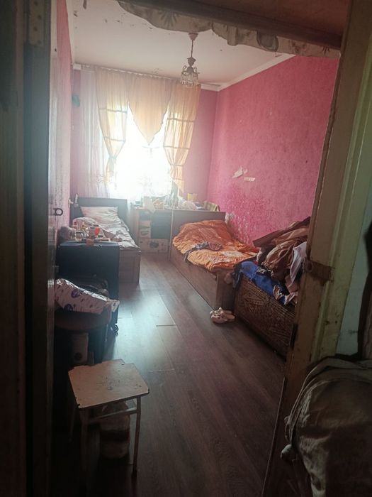 Срочно продам 2 комнатную массив Панельный