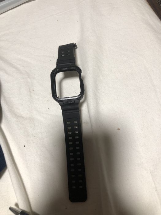 Carcasă de protecție pentru ceasuri