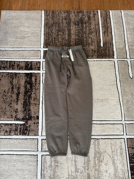Pantaloni trening