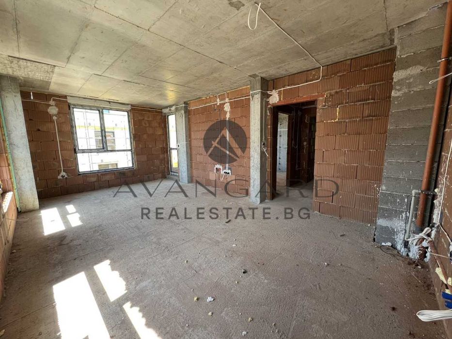 Продава се Тристаен апартамент в Пловдив, Остромила - 96 кв.м за 1296 €/кв.м - Снимка #1