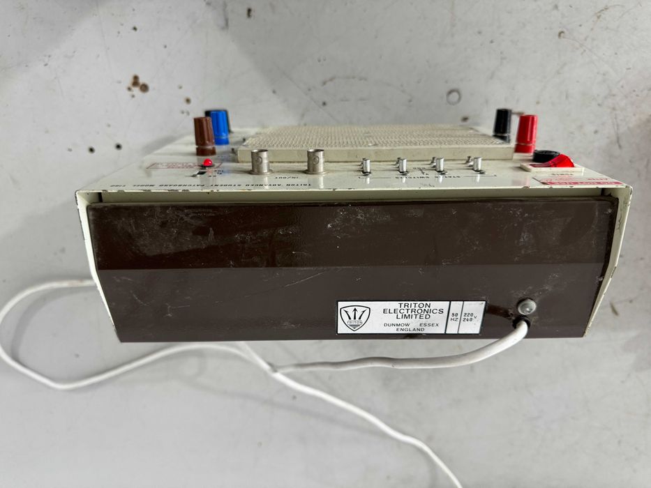 Мултифункционален тестер  за резистори, диоди