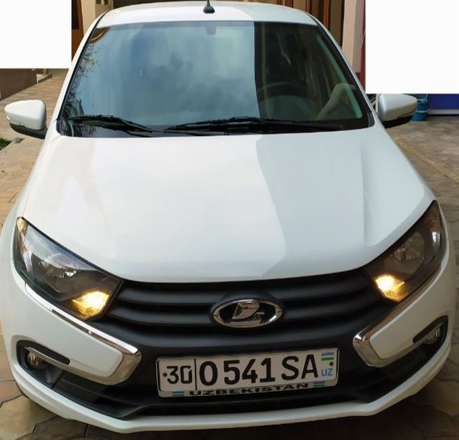 Lada Granta Beliy