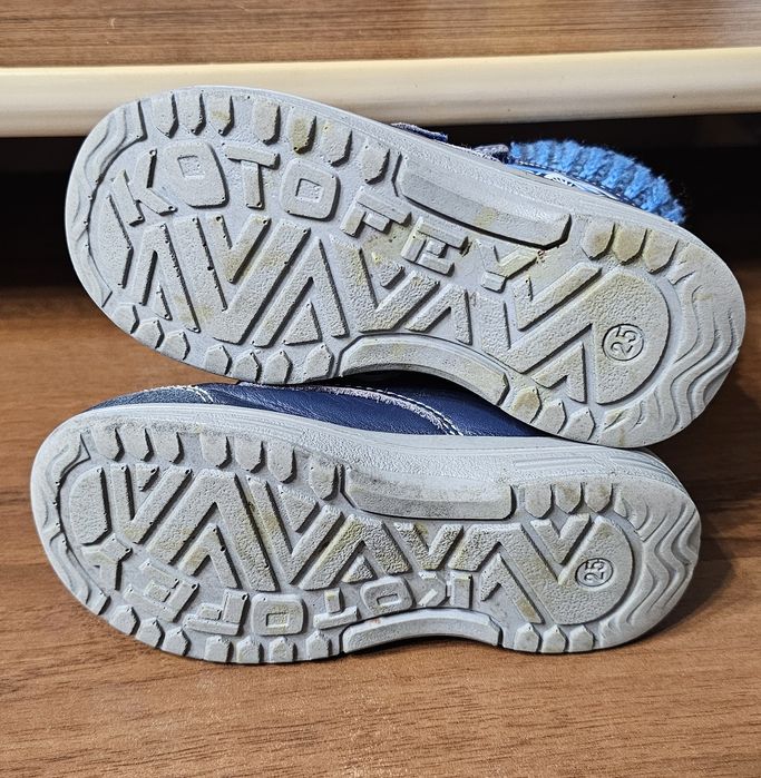 Продам детские демисезонные ботинки