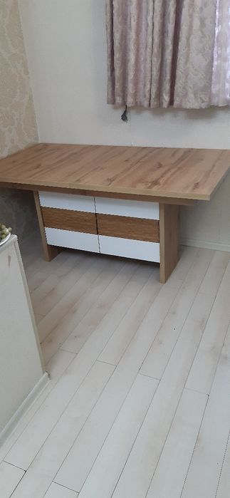 Кухонный стол продаётся