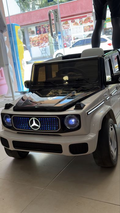 Акумулаторен джип Mercedes-Benz Concept EQG 12V с меки гуми и кожена седалка