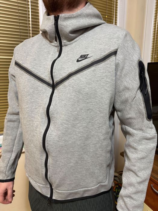 Оригинален Nike Tech Fleece L