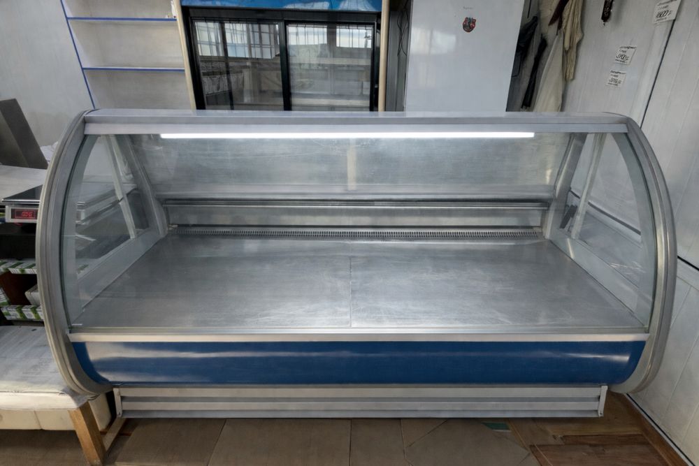 Холодильники витринные