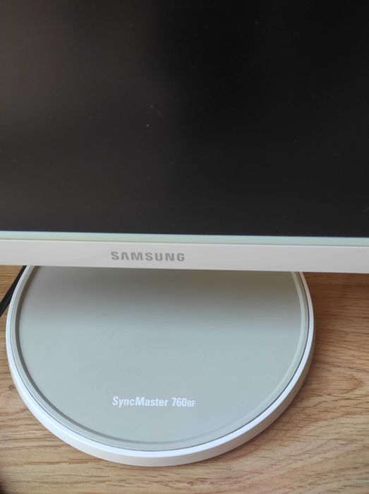Монитор Samsung SyncMaster 760BF