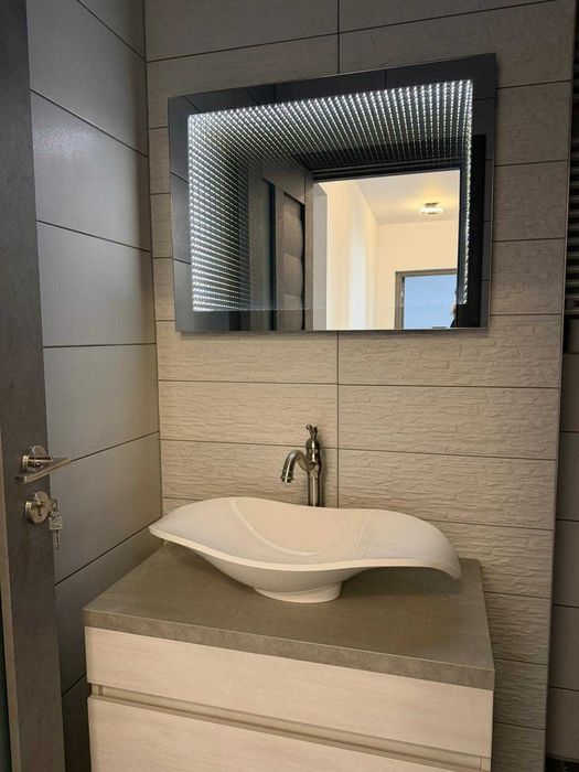 vand apartament decomandat LUNCA